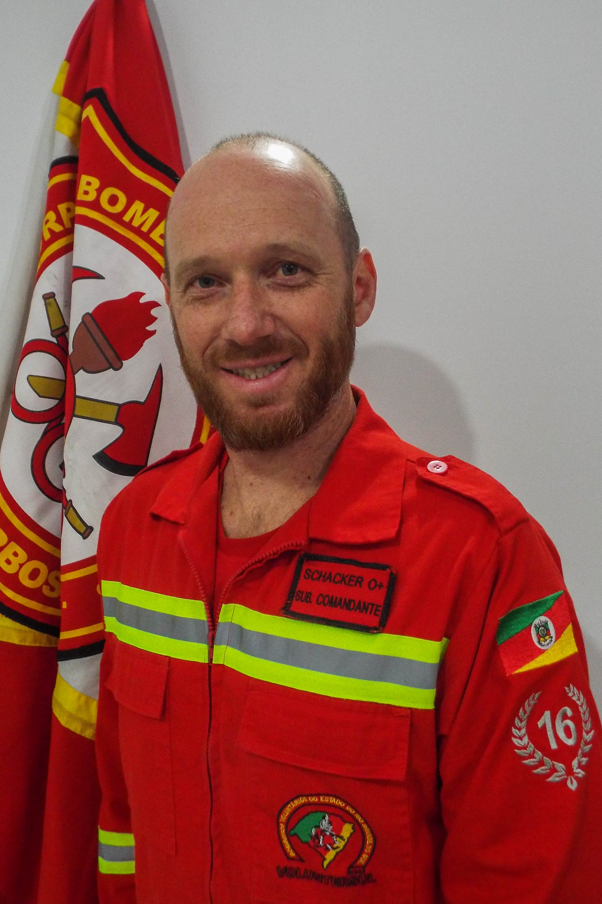 Jones André Schacker 